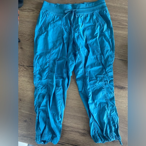The North Face Aphrodite Capris - Picture 5 of 6